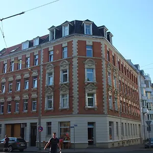 https://wohnen-mit-stil-grunderzeit-wohnung-bis-6-person.bestleipzighotels.com